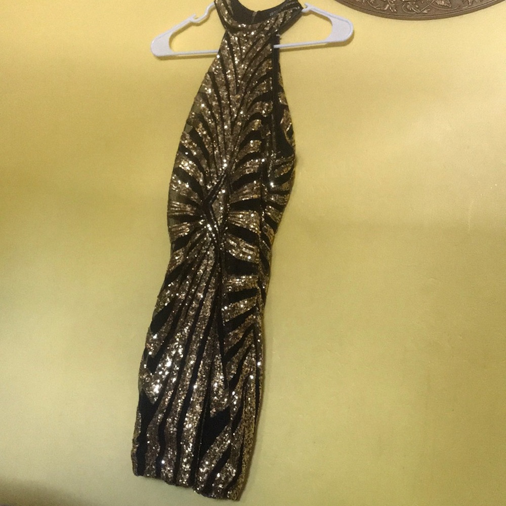 Selling This beautiful dress! - Picture 3 of 3